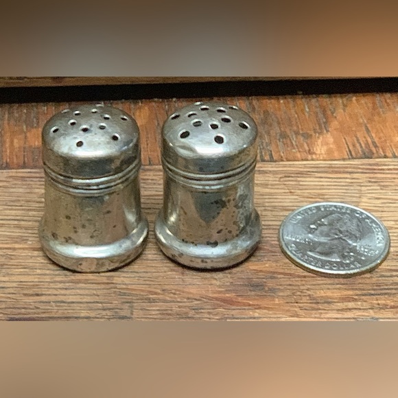 Early 20th Century Antique Sterling Silver Miniature Salt & Pepper Shakers - Picture 1 of 13